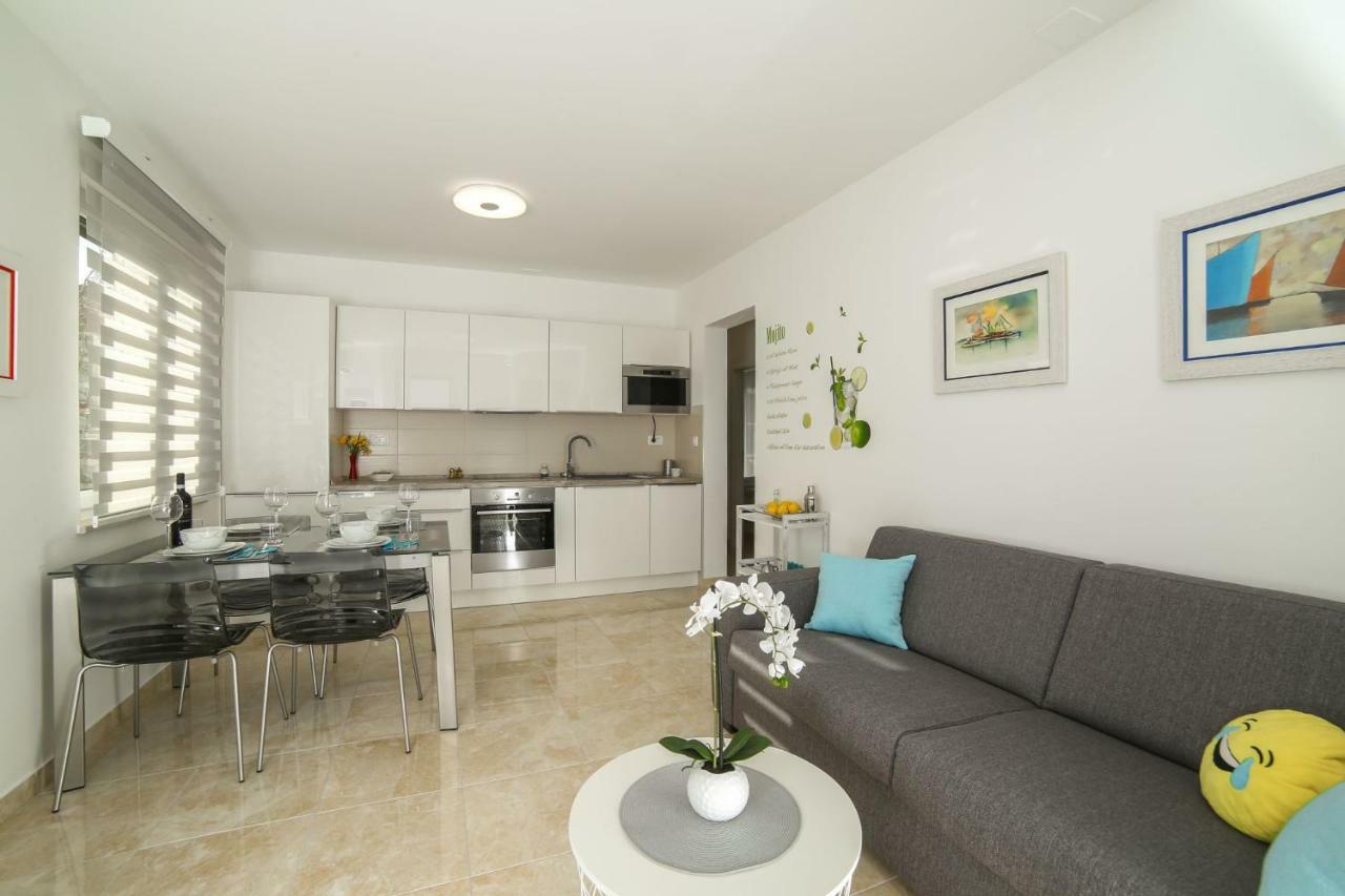 Amazing Luxury 4Star Apartment Laura Supetar Buitenkant foto