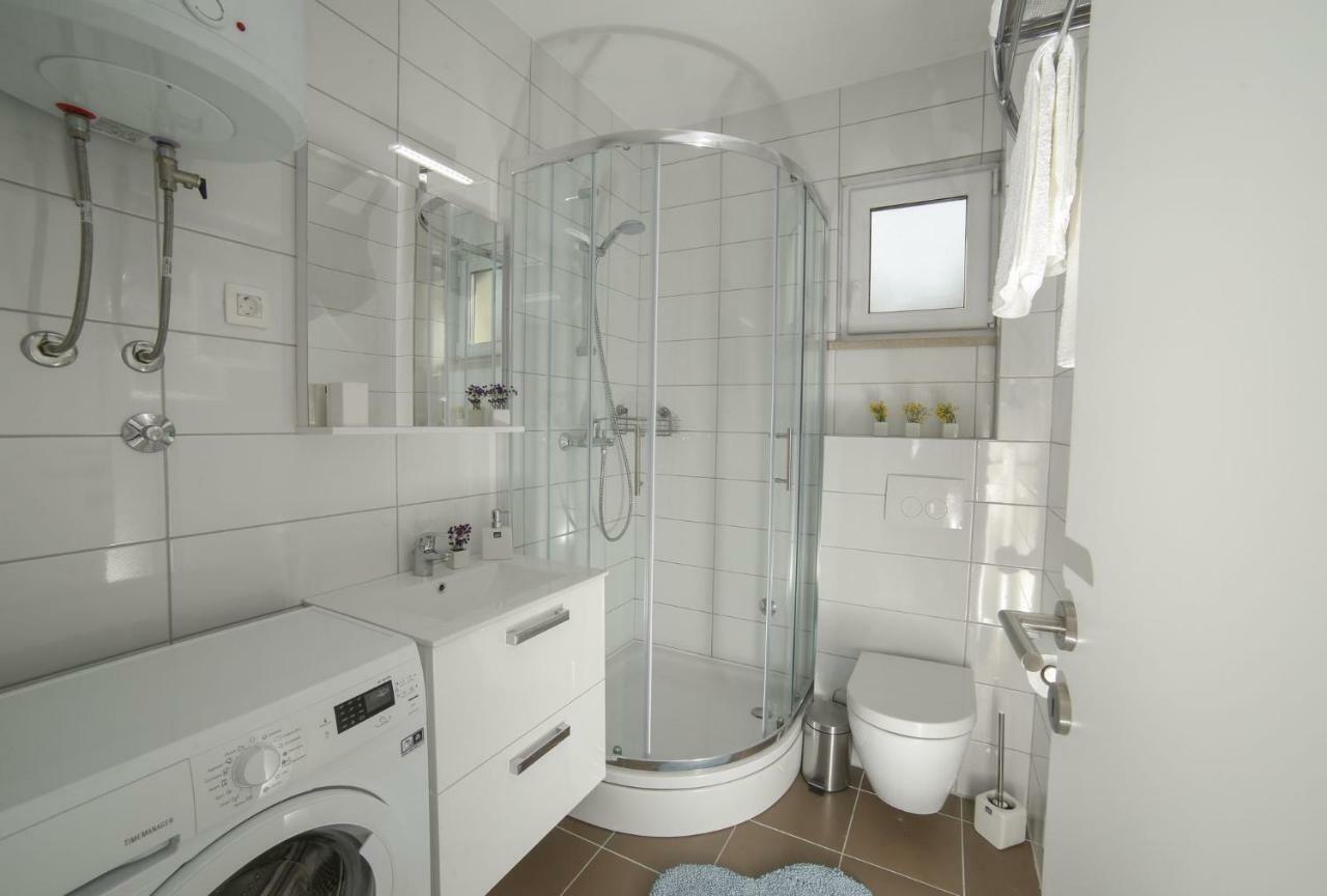 Amazing Luxury 4Star Apartment Laura Supetar Buitenkant foto